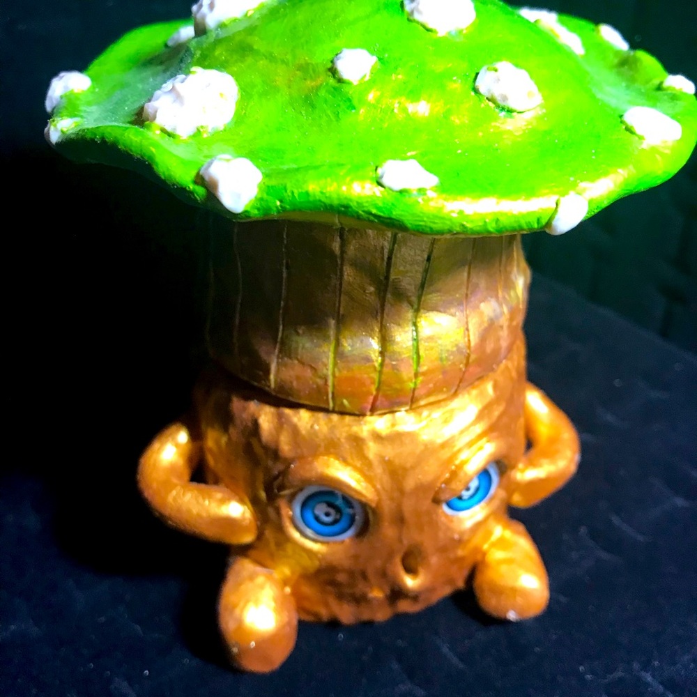 Mushroom jar amber glass(4ounce with lid) and polymer clay, cute, sturdy!